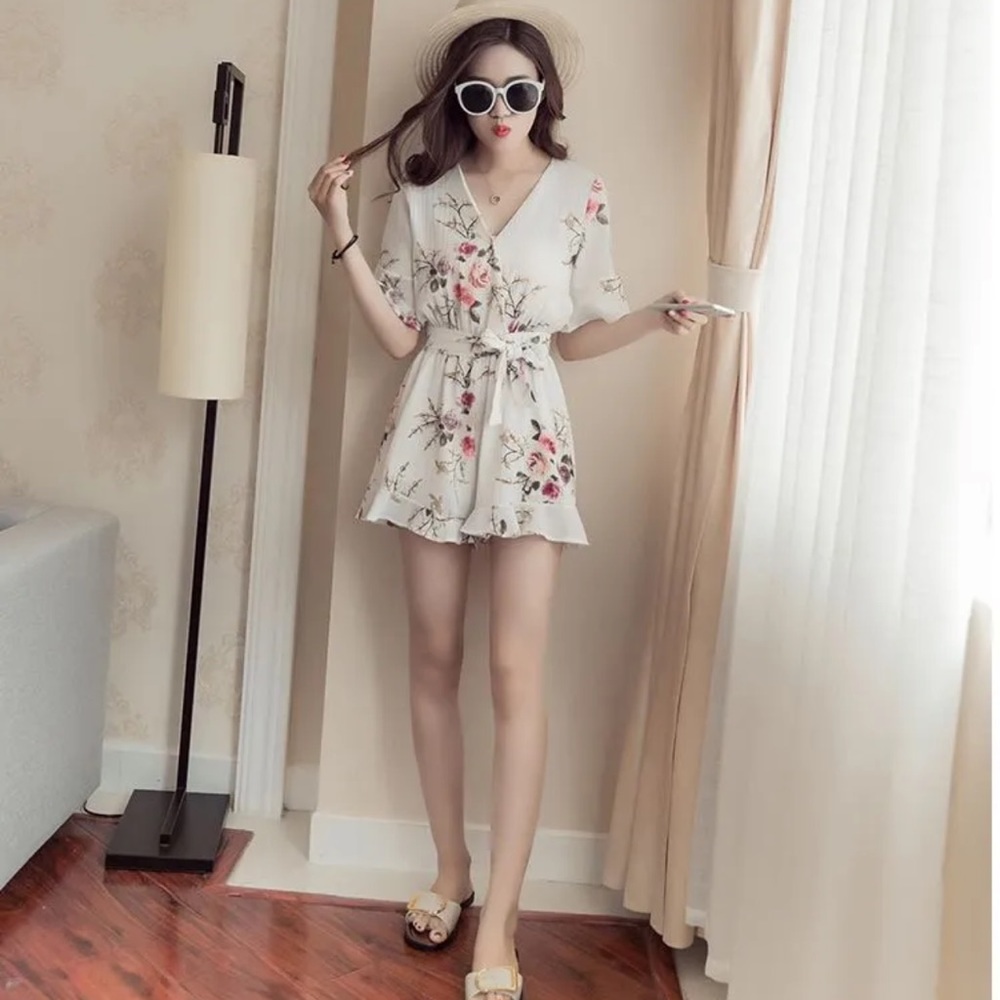 YesStyle Dipssi - Elbow-Sleeve Floral Print Chiffon Romper - Medium
